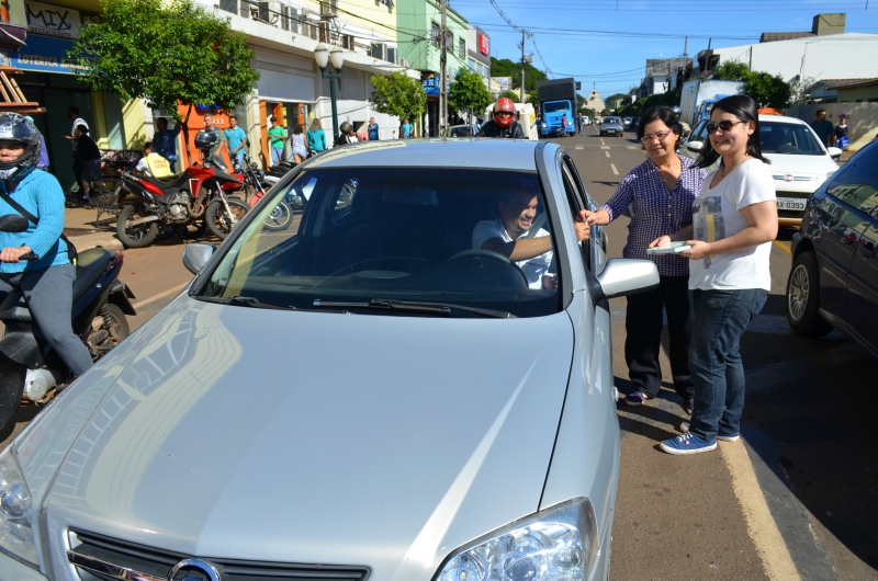 Meio ambiente distribuí sementes de árvores